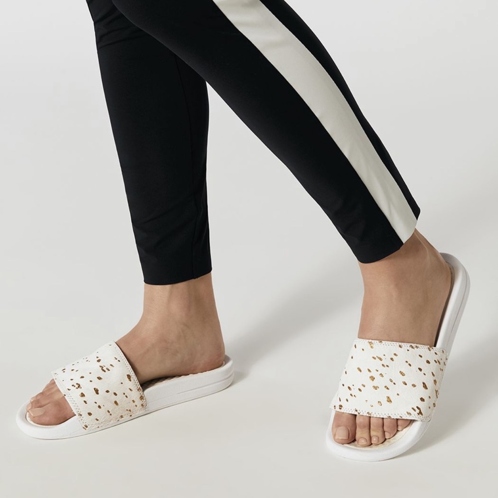 APL cream and gold iconic slide size 8 NIB